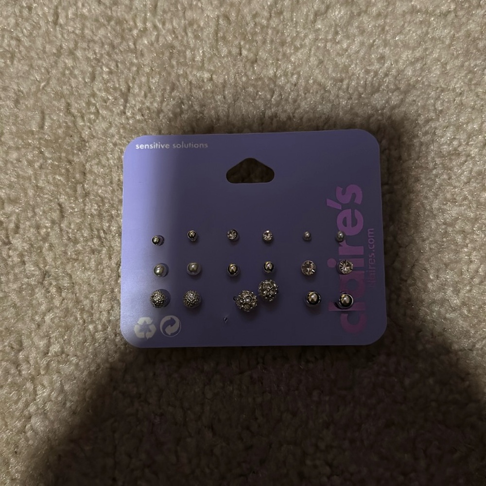 Cute earrings in the brand Claire’s